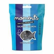 MOMENTS DOG