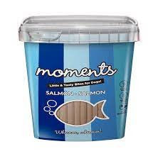 MOMENTS DOG